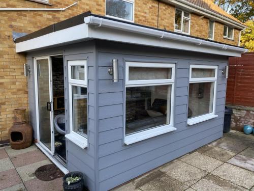 099CB1B9-7A96-47AA-8F04-3C6DC496A41C