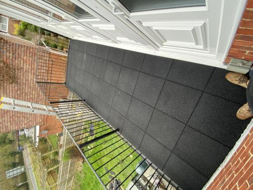 CA8B98B6-15DF-42C5-93A1-2634D650823A